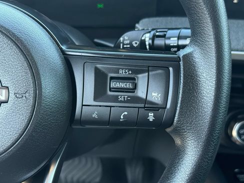 Used 2025 Nissan Kicks SV FWD image 18