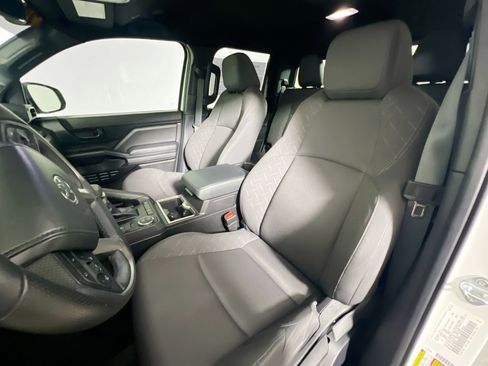 Used 2024 Toyota Tacoma SR5 w/ SR5 Upgrade Package image 14