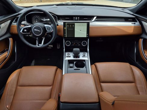 Used 2024 Jaguar XF R-Dynamic SE RWD image 19