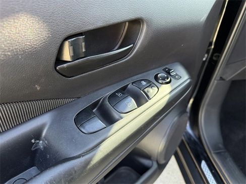 Used 2020 Nissan Kicks S image 15