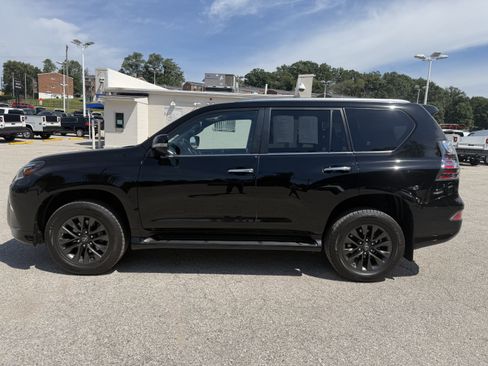 Used 2021 Lexus GX 460 Premium w/ Premium Package AWD/4WD image 6
