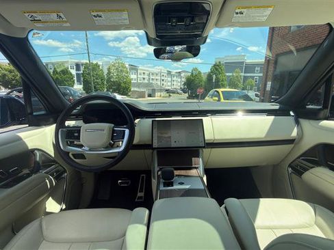 Used 2025 Land Rover Range Rover SE AWD/4WD image 26