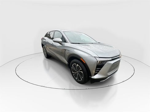 New 2025 Chevrolet Blazer EV LT image 2