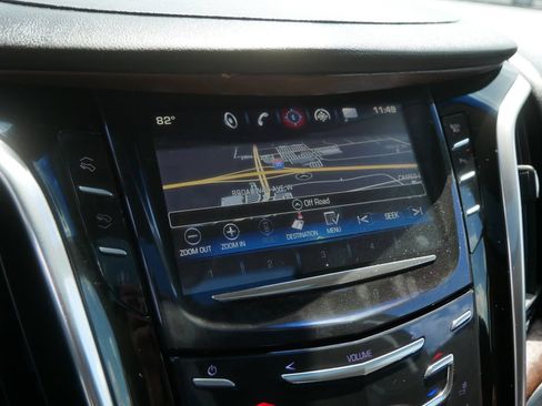 Used 2016 Cadillac Escalade ESV Luxury AWD/4WD image 29