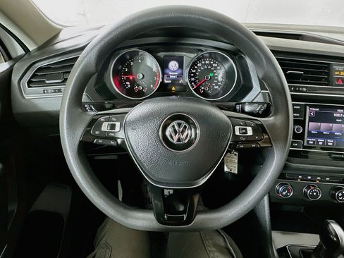 Used 2018 Volkswagen Tiguan S w/ 3rd Row Seat Package AWD/4WD image 11