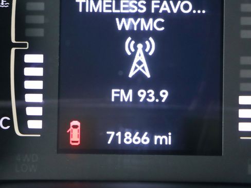 Used 2020 Jeep Cherokee Latitude image 16