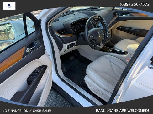 Used 2017 Lincoln MKC Select w/ Select Plus Package image 9