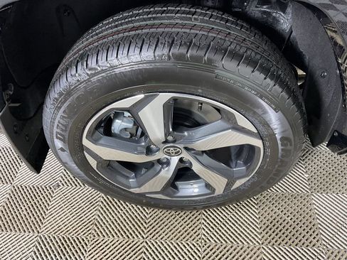 New 2025 Toyota RAV4 SE image 9