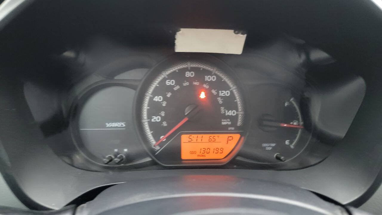 Used 2015 Toyota Yaris LE FWD image 12