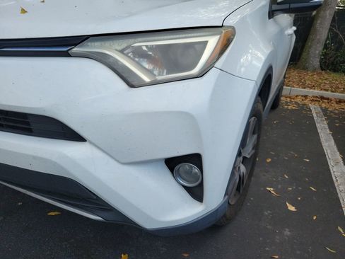 Used 2018 Toyota RAV4 XLE image 6