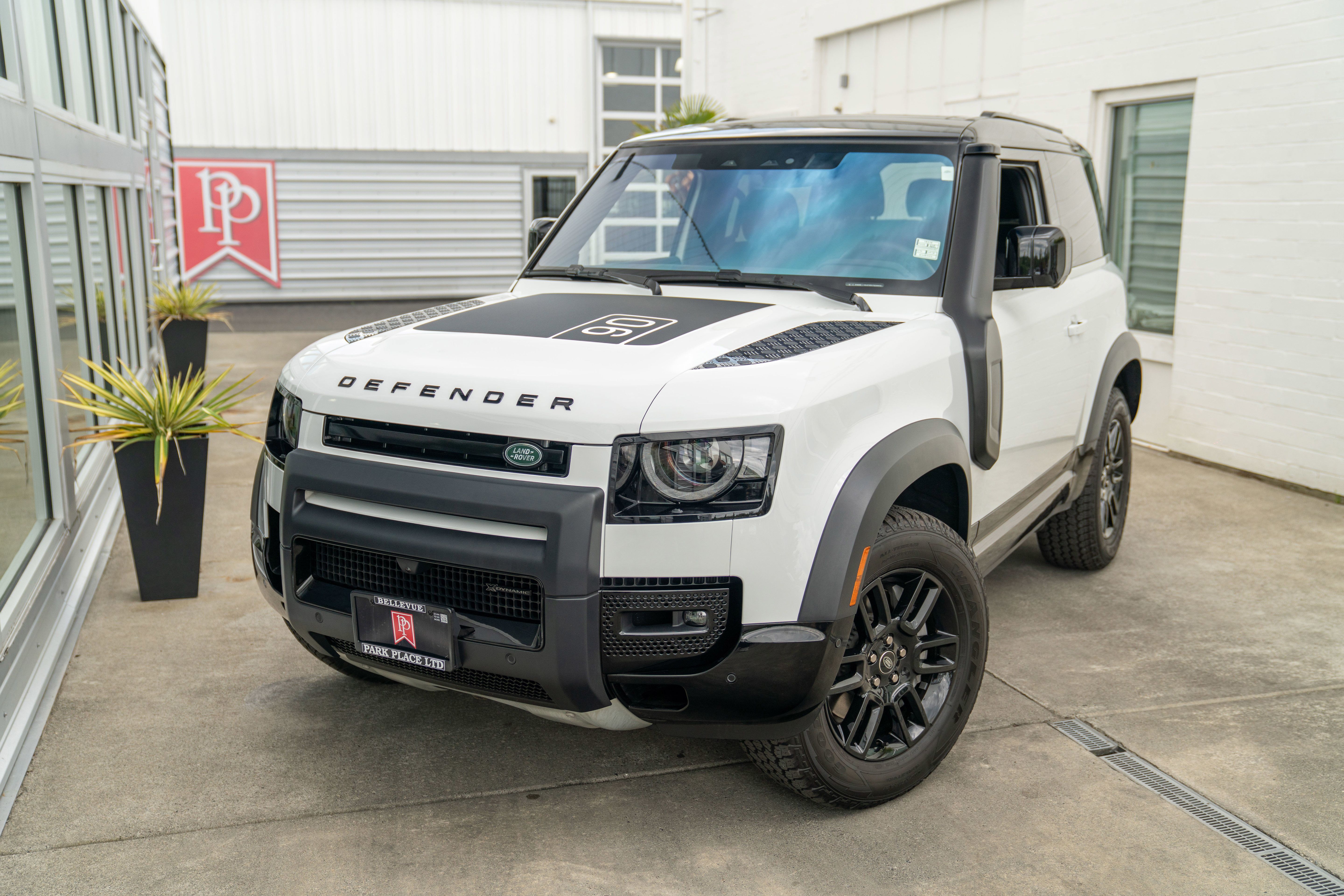 Used 2022 Land Rover Defender 90 X-Dynamic S AWD/4WD image 3