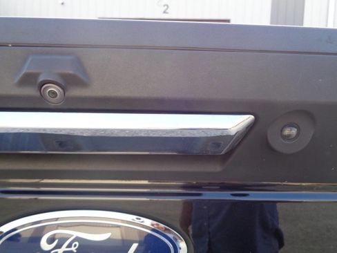 Used 2020 Ford F250 Lariat w/ Chrome Package image 26