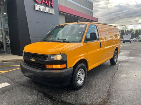 Used 2019 Chevrolet Express 3500 w/ Driver Convenience Package image 4