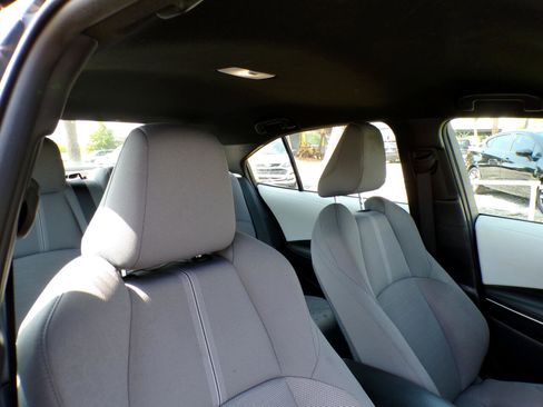 Used 2024 Toyota Corolla SE image 19