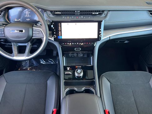 New 2026 Jeep Grand Cherokee Altitude AWD/4WD image 12