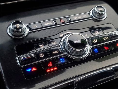 Certified 2023 Lincoln Nautilus Reserve image 28