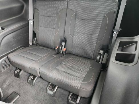 Used 2023 GMC Acadia SLE image 31