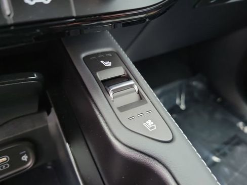 Certified 2025 Kia Telluride EX w/ EX Captain's Chair Package FWD image 20
