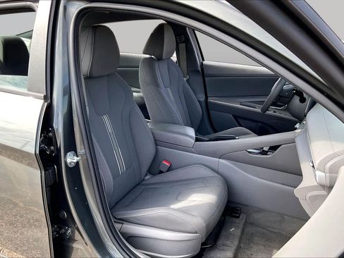 Used 2024 Hyundai Elantra SEL FWD image 9