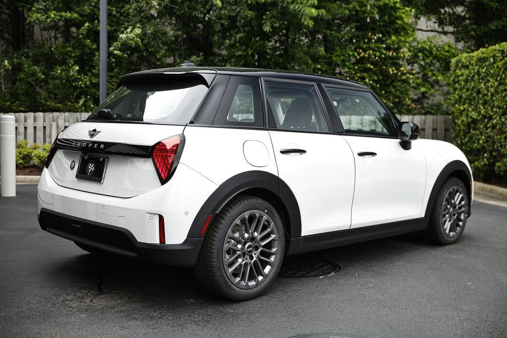 New 2026 MINI Cooper 4-Door Hardtop FWD image 7