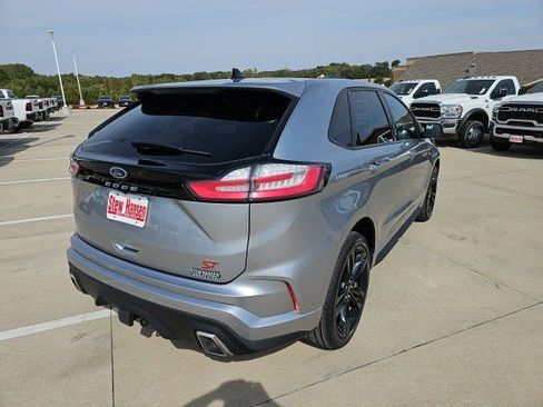 Used 2022 Ford Edge ST w/ Equipment Group 401A image 6