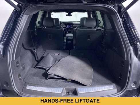 Certified 2023 Cadillac XT6 Sport w/ Platinum Package AWD/4WD image 15
