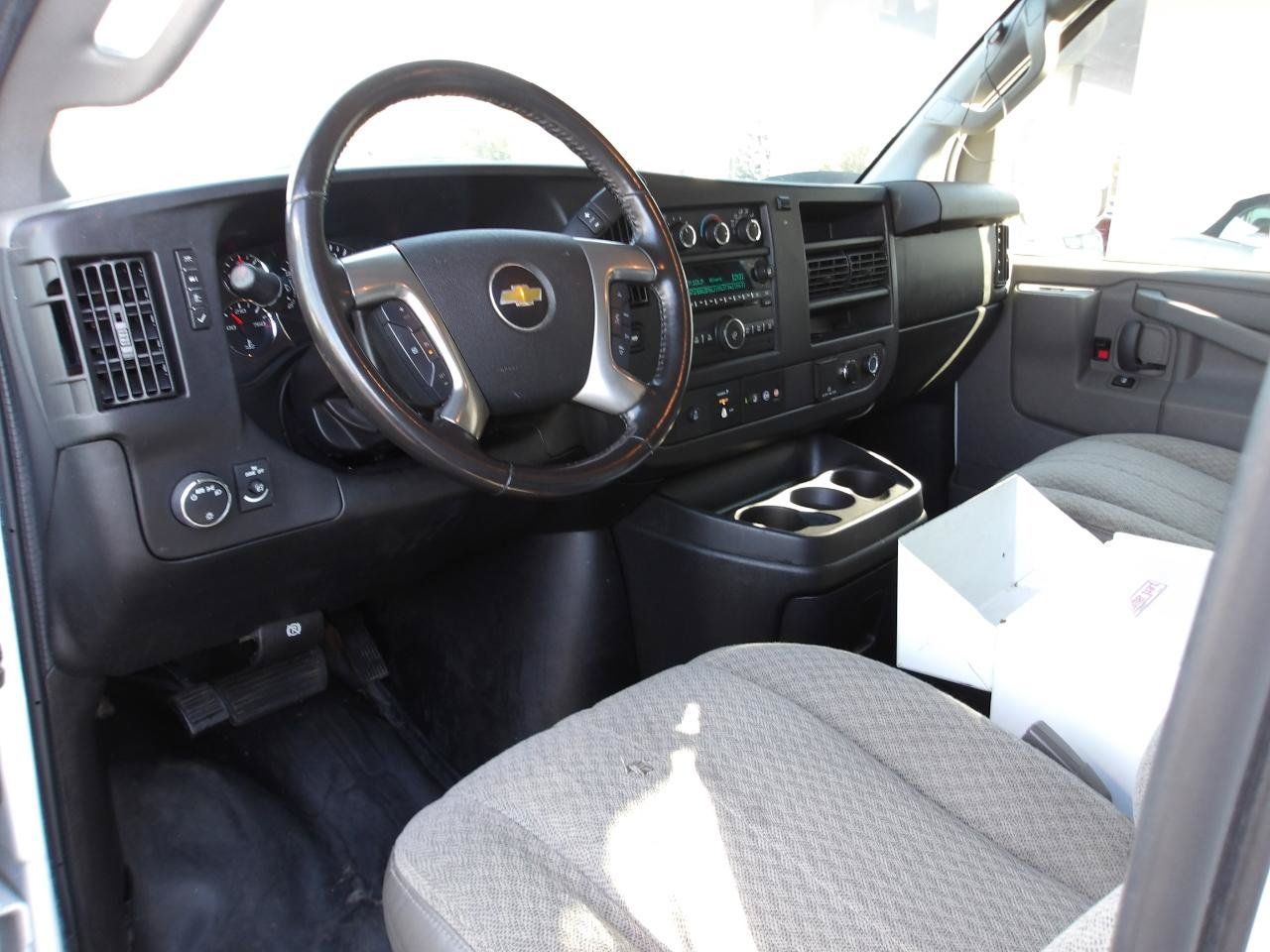 Used 2016 Chevrolet Express 3500 RWD image 9