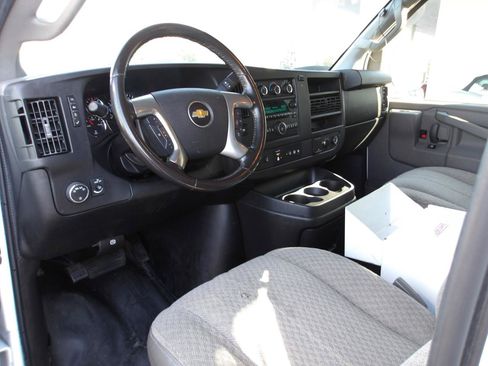 Used 2016 Chevrolet Express 3500 RWD image 9