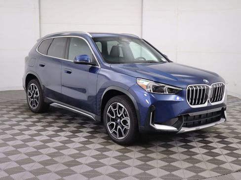 Used 2025 BMW X1 xDrive28i w/ Premium Package image 4