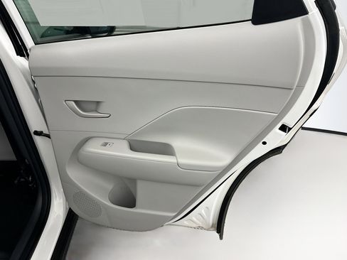 Used 2025 Hyundai Kona SEL image 31