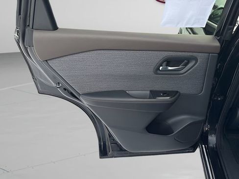 Used 2021 Nissan Rogue SV image 20