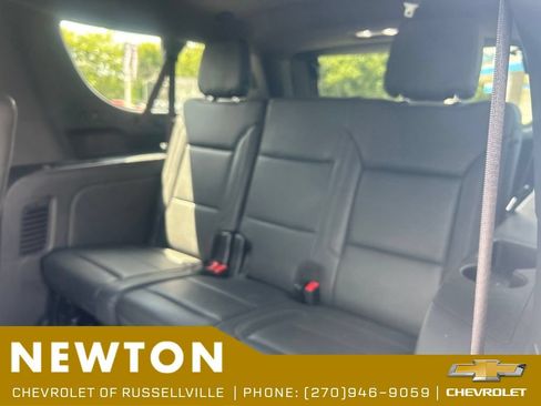 Used 2025 Chevrolet Suburban Z71 w/ Comfort Package AWD/4WD image 40