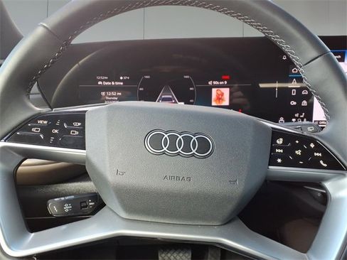 Used 2025 Audi Q5 Premium Plus w/ Premium Plus image 15