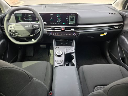 New 2026 Kia Sportage LX FWD image 11