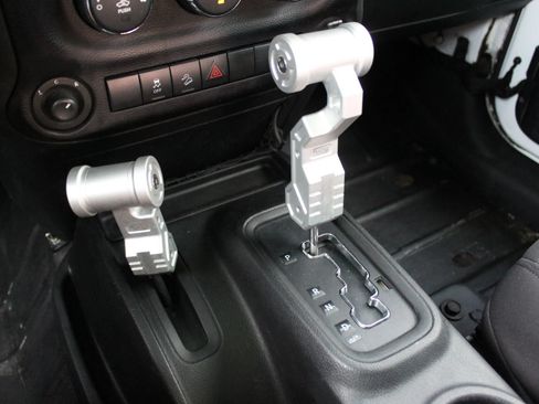 Used 2016 Jeep Wrangler Unlimited Sport AWD/4WD image 13