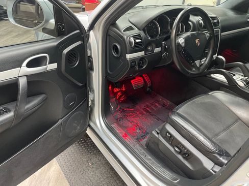 Used 2010 Porsche Cayenne GTS AWD/4WD image 2