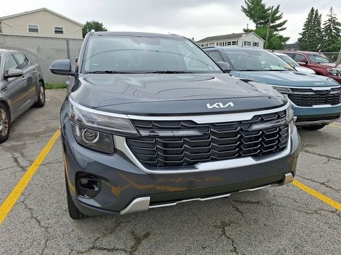Used 2024 Kia Seltos S AWD/4WD image 3