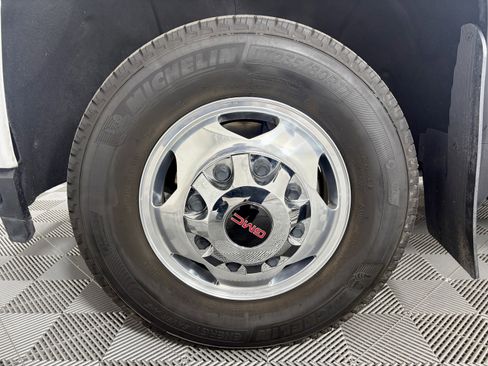 Used 2022 GMC Sierra 3500 Denali w/ Denali Ultimate Package image 9