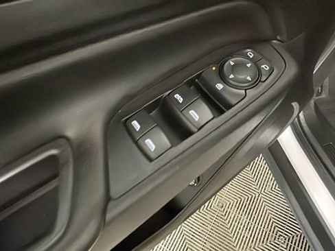 Used 2019 Chevrolet Equinox LT AWD/4WD image 10