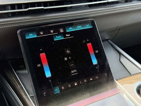 Certified 2025 Cadillac Escalade Premium Luxury AWD/4WD image 24