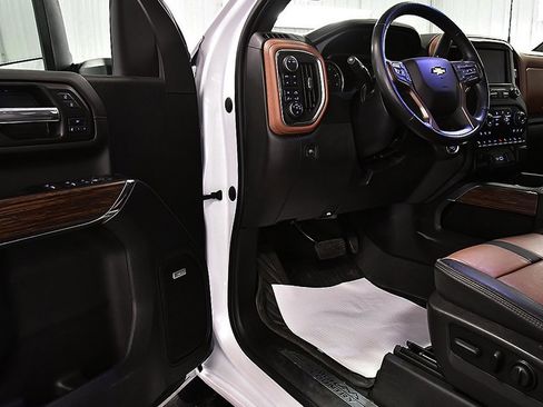 Used 2022 Chevrolet Silverado 3500 High Country w/ Safety Package II image 17