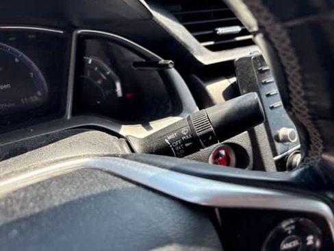 Used 2019 Honda Civic EX image 17