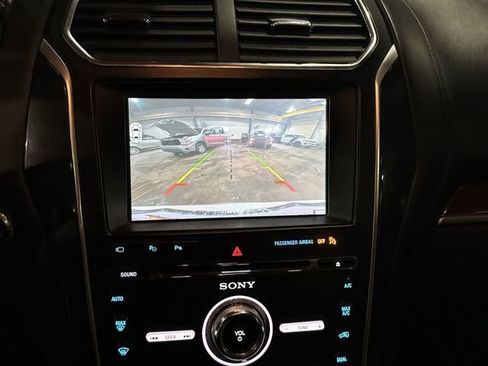 Used 2017 Ford Explorer Platinum image 7