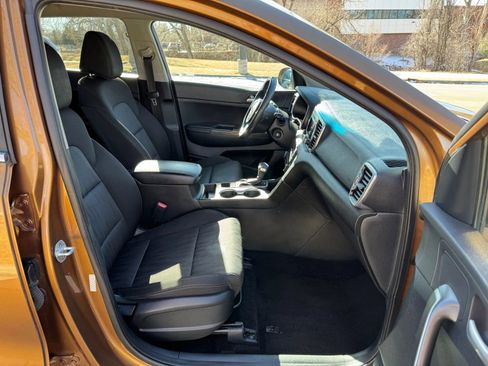 Used 2017 Kia Sportage LX AWD/4WD image 18