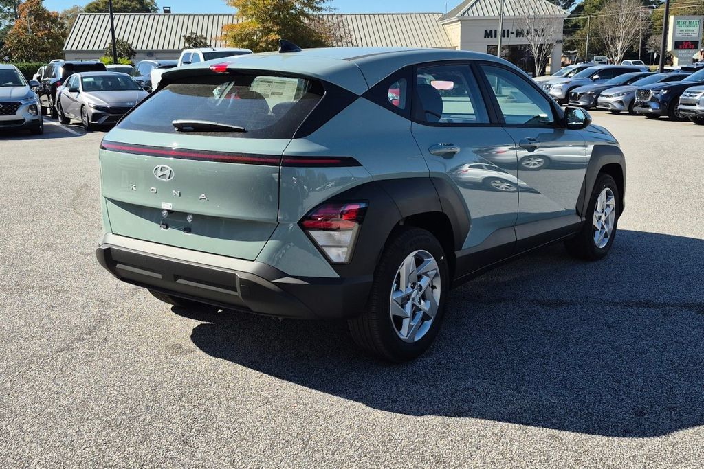 New 2027 Hyundai Kona SE FWD image 6