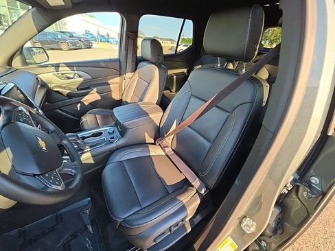 Used 2023 Chevrolet Traverse LT w/ LPO, Floor Liner Package AWD/4WD image 22