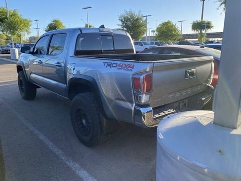 Used 2023 Toyota Tacoma TRD Off-Road image 2