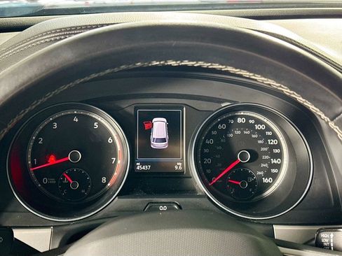 Certified 2021 Volkswagen Atlas Cross Sport SE w/ Panoramic Sunroof Package image 14