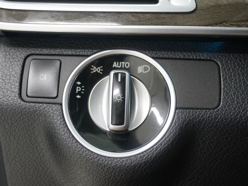 Used 2015 Mercedes-Benz E 350 Sedan image 25