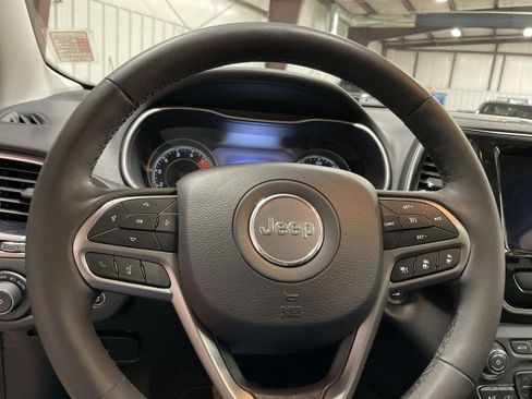 Used 2022 Jeep Cherokee Limited image 16